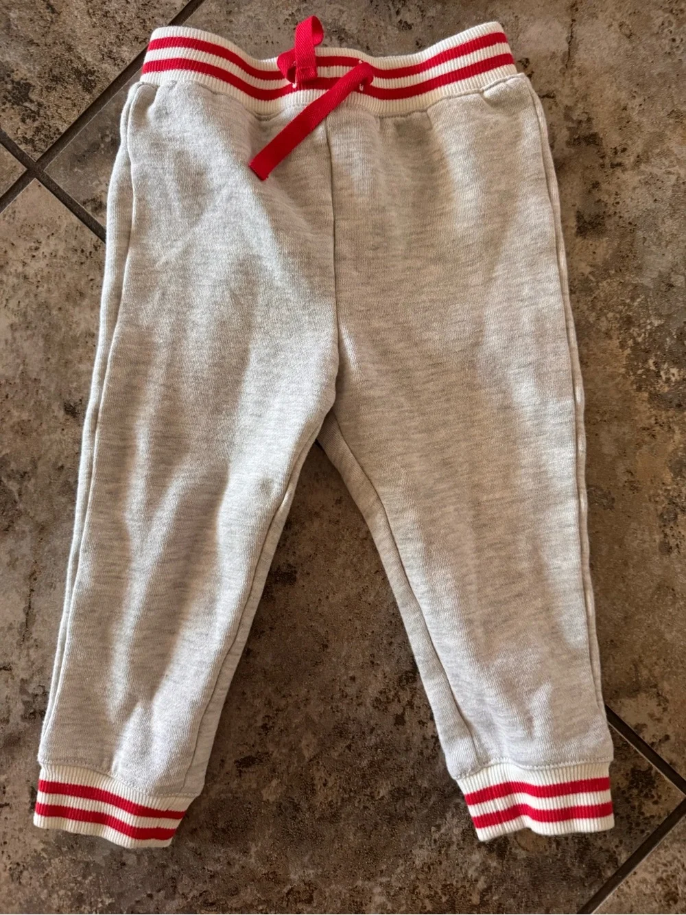 Sesame Street Elmo Sweatshirt & Jogger Set Size 18 Months Unisex